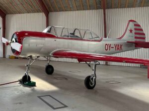 YAK-52
